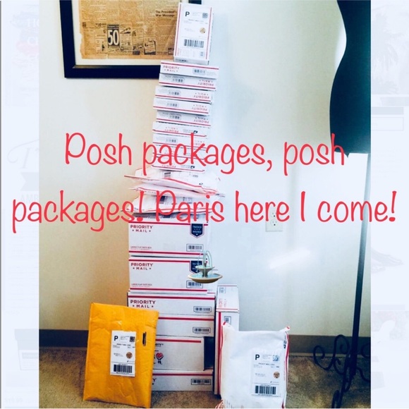 ❗️About Me: Mom of 2, posher and wife of a teacher! - Picture 4 of 6